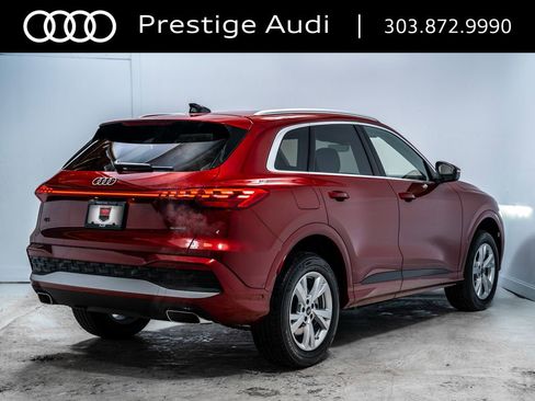 Used 2025 Audi Q5 Premium w/ Convenience Package image 8