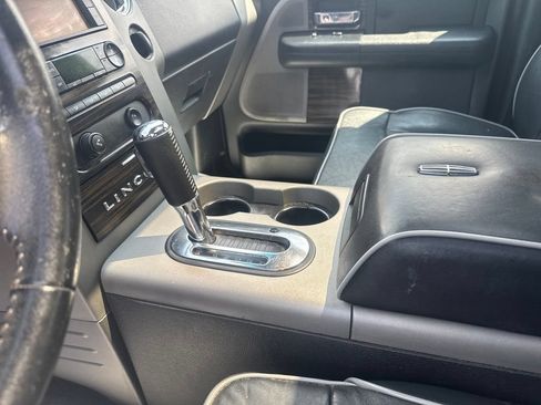 Used 2007 Lincoln Mark LT 4x4 image 24