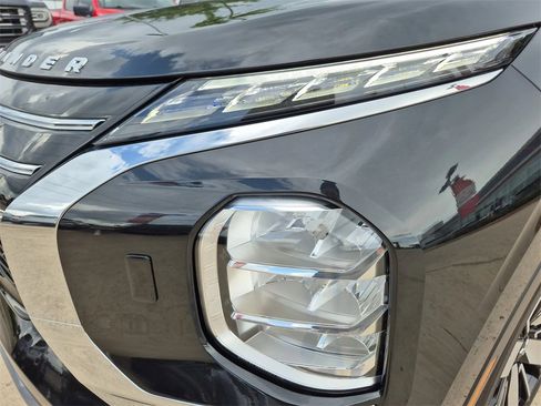 New 2025 Mitsubishi Outlander SEL image 29