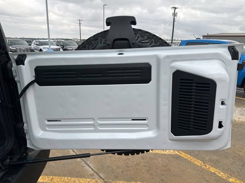 New 2026 Ford Bronco 2-Door w/ Sasquatch Package AWD/4WD image 25