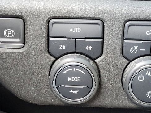 Used 2022 Chevrolet Silverado 1500 LT image 26