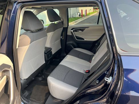 Used 2025 Toyota RAV4 XLE w/ Convenience Package FWD image 21