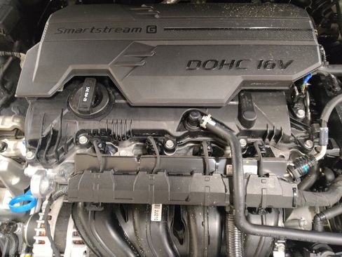 Used 2025 Hyundai Elantra Sport image 30