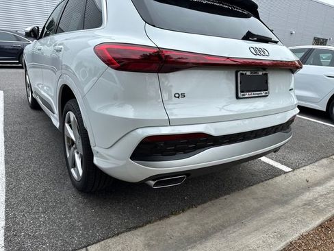 Used 2025 Audi Q5 Premium Plus w/ Premium Plus AWD/4WD image 3