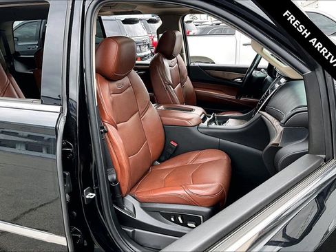 Used 2020 Cadillac Escalade Premium Luxury AWD/4WD image 29