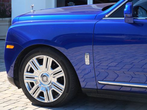 Certified 2023 Rolls-Royce Cullinan image 32