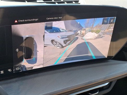 Used 2025 Audi Q5 Premium w/ Convenience Package image 14