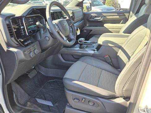 New 2026 Chevrolet Silverado 1500 ZR2 image 6