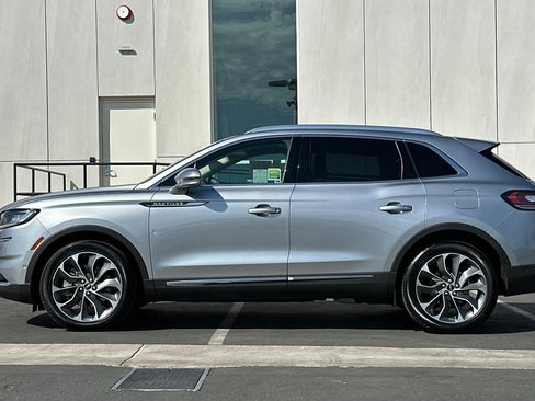 Certified 2021 Lincoln Nautilus Reserve image 6