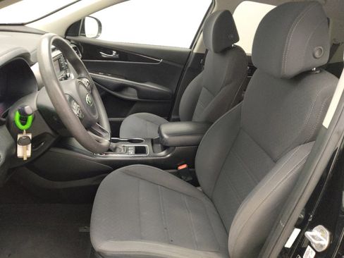 Used 2017 Kia Sorento LX image 17
