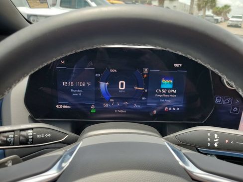 Used 2025 Chevrolet Equinox EV LT w/ Convenience Package II FWD image 21
