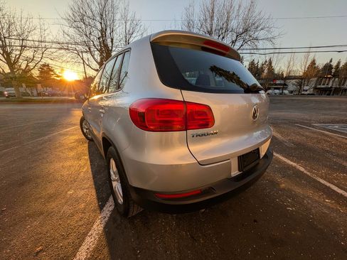 Used 2013 Volkswagen Tiguan S image 4