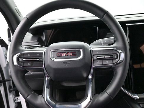 Used 2025 GMC Acadia Elevation image 20