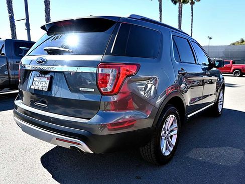 Used 2017 Ford Explorer XLT FWD image 7