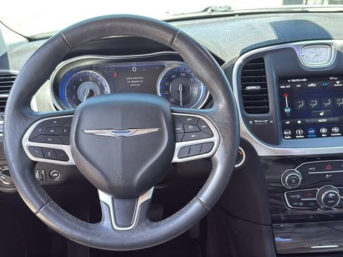 Used 2018 Chrysler 300 Touring L RWD image 30