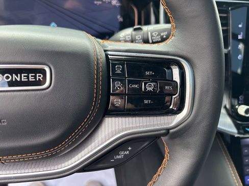Used 2023 Jeep Grand Wagoneer Series III AWD/4WD image 66