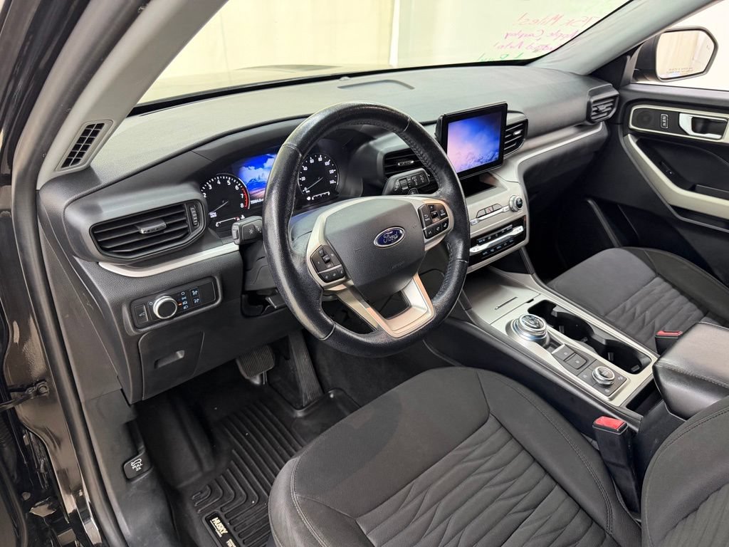 Used 2020 Ford Explorer XLT w/ Comfort Package AWD/4WD image 24