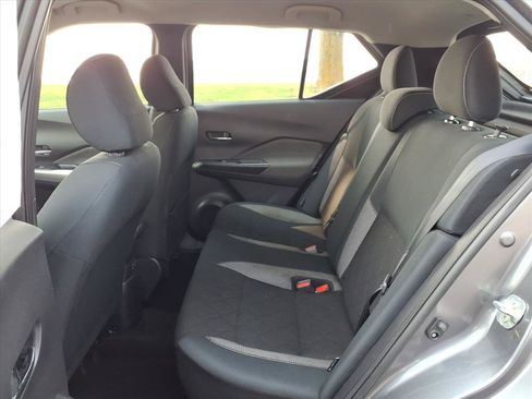 Used 2020 Nissan Kicks SV FWD image 29