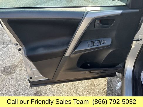 Used 2017 Toyota RAV4 LE image 9