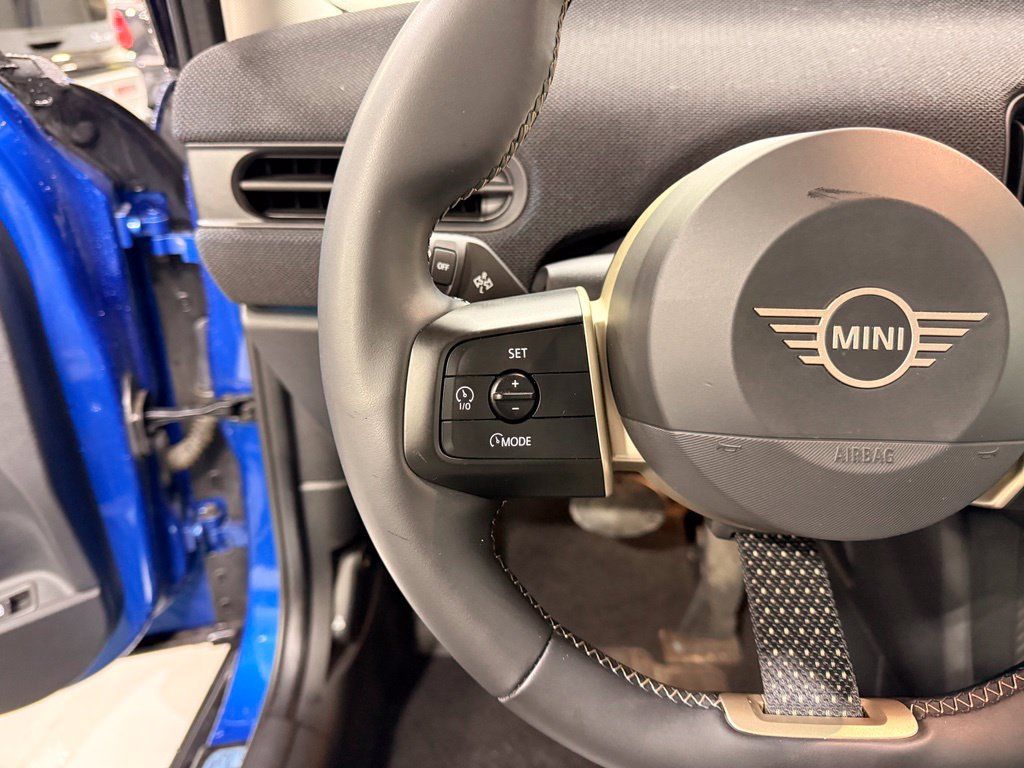 Certified 2025 MINI Cooper S FWD image 13