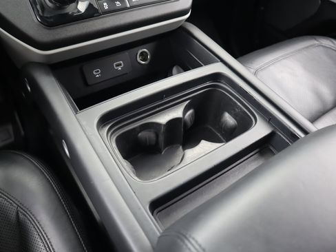 Used 2020 Land Rover Defender 110 HSE image 30