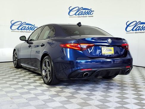 Used 2019 Alfa Romeo Giulia RWD image 2