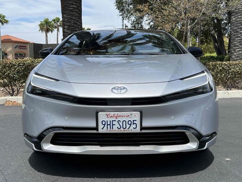 Used 2023 Toyota Prius Prime Premium FWD image 23