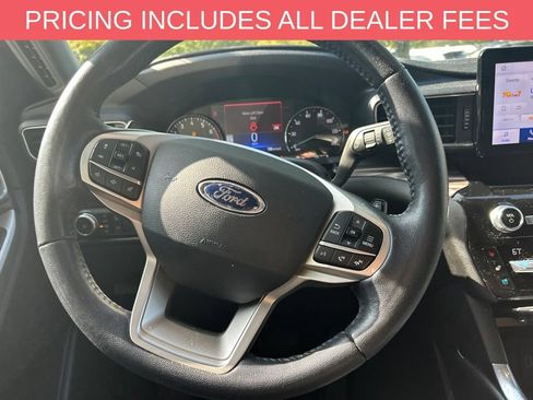 Used 2021 Ford Explorer Limited w/ Equipment Group 301A AWD/4WD image 11