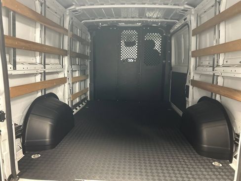 Used 2025 RAM ProMaster 2500 w/ U-Haul Equipment Group FWD image 21