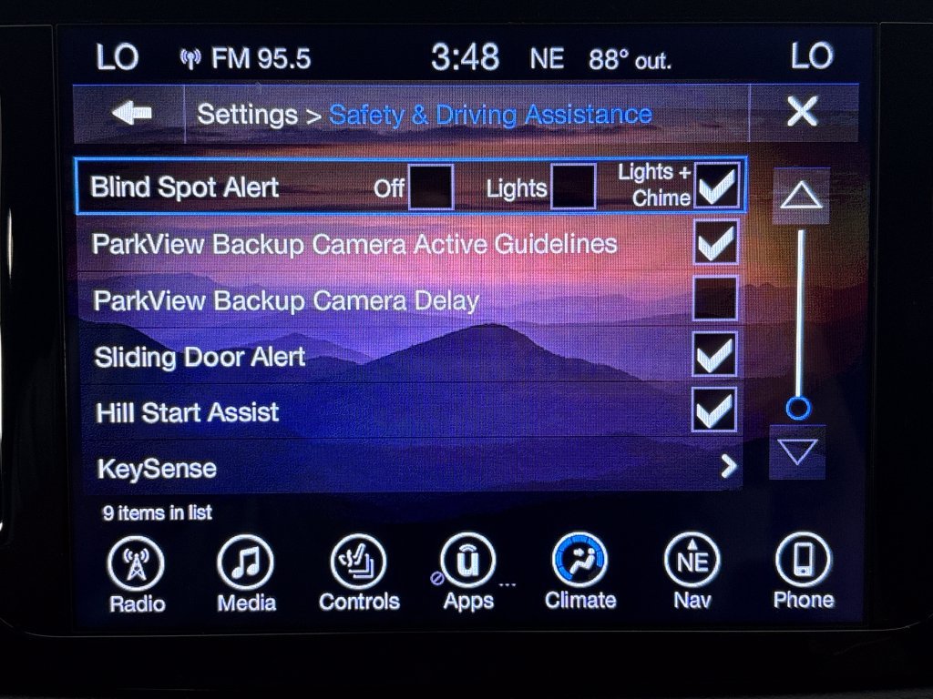 Used 2017 Chrysler Pacifica Touring-L w/ Tire & Wheel Group FWD image 35