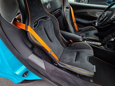 Used 2025 McLaren Artura Spider image 46