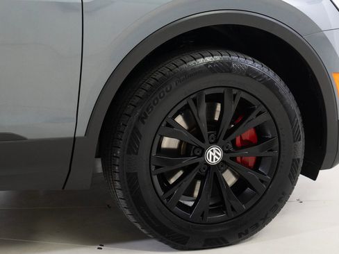 Used 2019 Volkswagen Tiguan SE w/ Panoramic Sunroof Package image 74