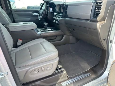 Used 2022 GMC Sierra 1500 SLT w/ SLT Convenience Package image 28