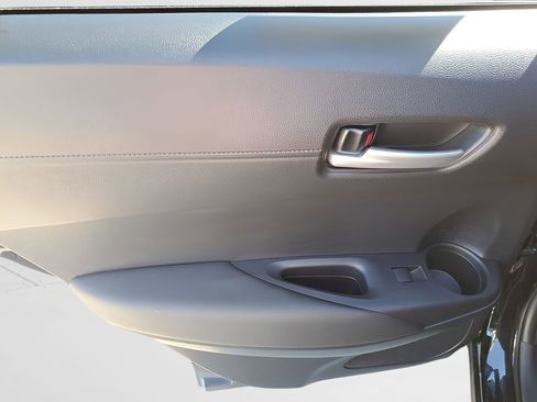 Used 2023 Toyota Corolla Cross XSE w/ Convenience Package image 8