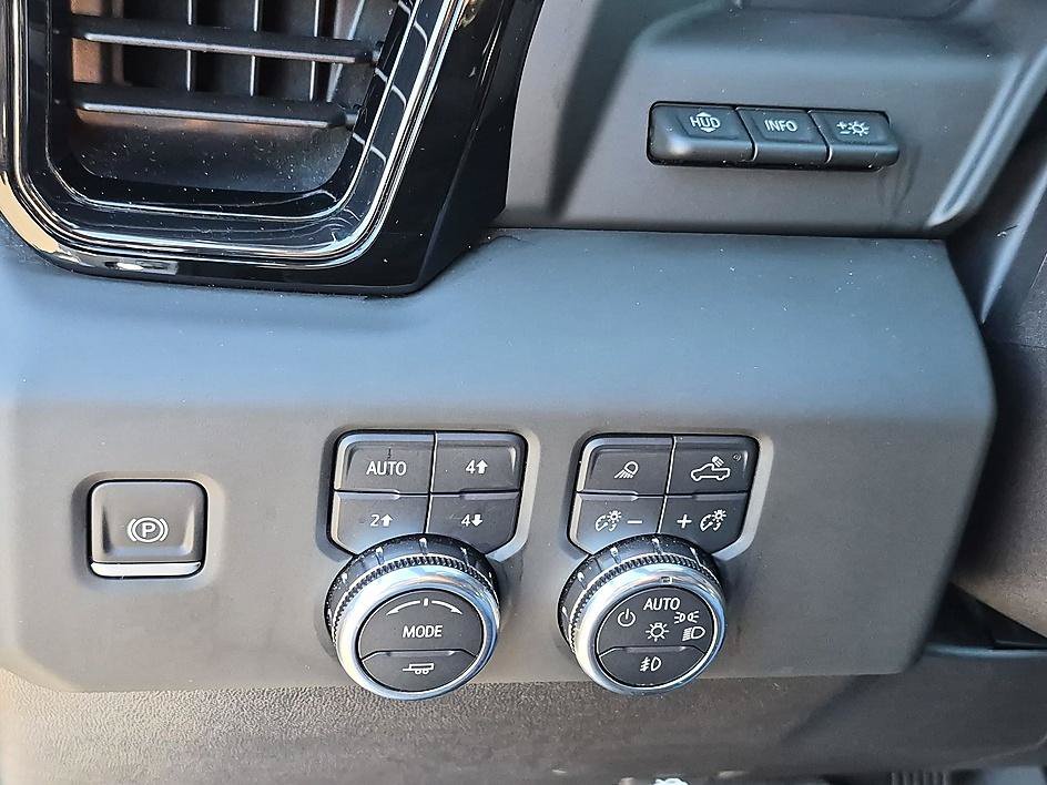 Used 2024 GMC Sierra 1500 AT4 w/ Technology Package AWD/4WD image 21