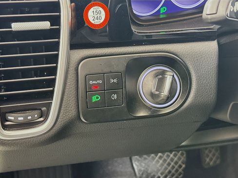 Used 2023 Porsche Cayenne image 10