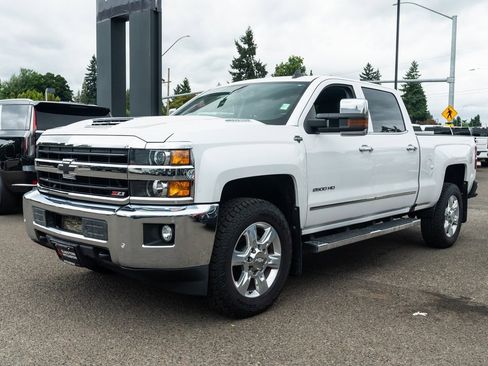 Used 2018 Chevrolet Silverado 2500 LTZ image 3