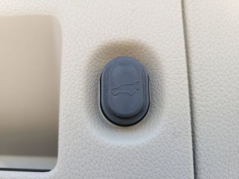 Used 2019 Cadillac Escalade Luxury image 9