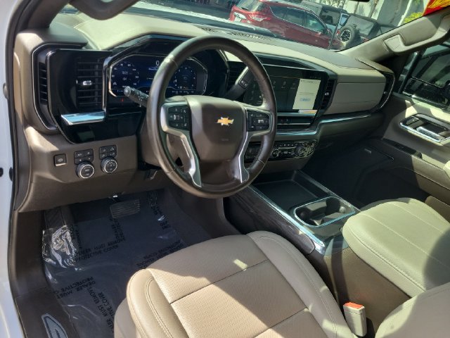 Used 2024 Chevrolet Silverado 2500 LTZ w/ LTZ Convenience Package AWD/4WD image 16