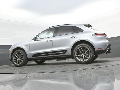 New 2026 Porsche Macan image 37