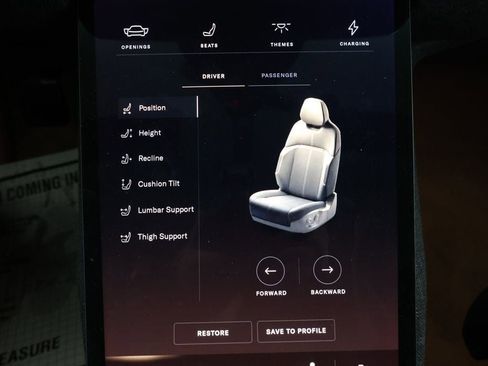 Used 2024 Lucid Air Touring image 17