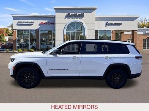 Used 2025 Jeep Grand Cherokee L Laredo AWD/4WD image 5