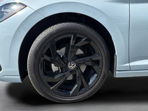 Used 2025 Volkswagen Jetta SE w/ Sunroof Package FWD image 34
