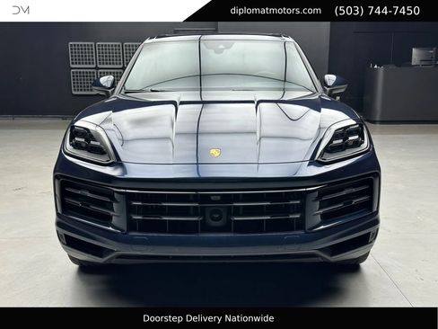 Used 2024 Porsche Cayenne S image 10
