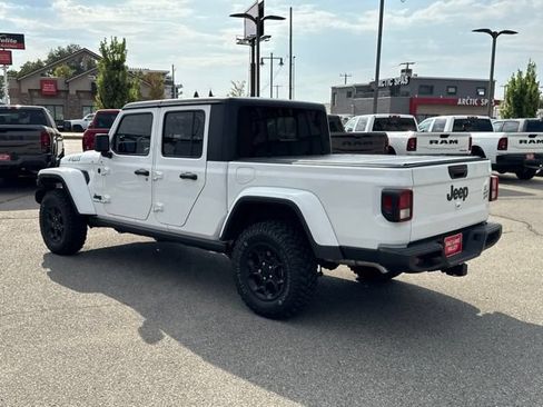 Used 2023 Jeep Gladiator Sport AWD/4WD image 4