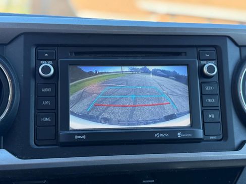 Used 2017 Toyota Tacoma SR5 image 18