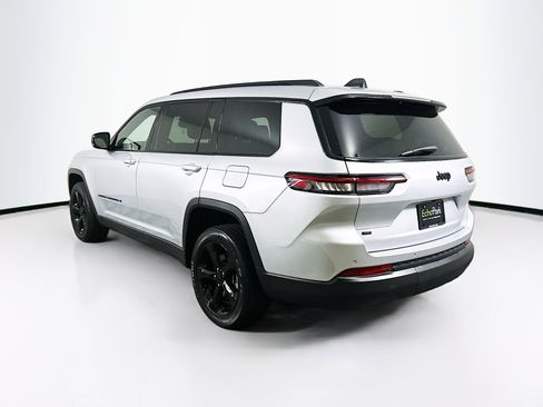 Used 2023 Jeep Grand Cherokee L Laredo RWD image 5