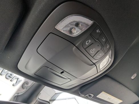 New 2026 Chrysler Pacifica Select w/ S Appearance Package AWD/4WD image 34