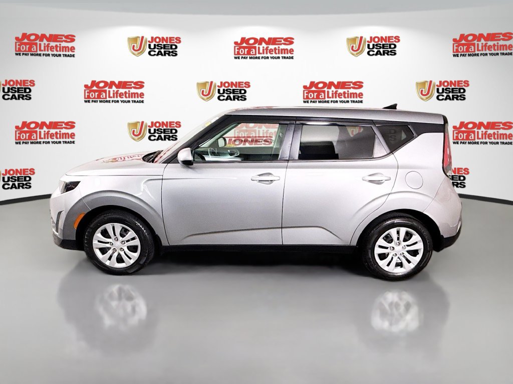 Used 2023 Kia Soul LX FWD image 13