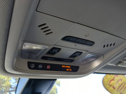 Certified 2023 GMC Acadia Denali w/ Denali Ultimate Package image 18